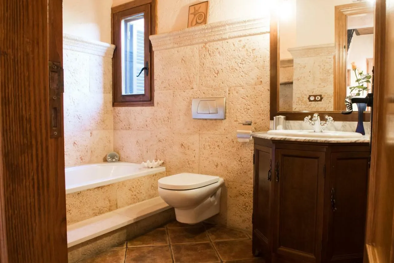 Alzina Villa: Tranquil Bunyola Retreat with Pool near Palma