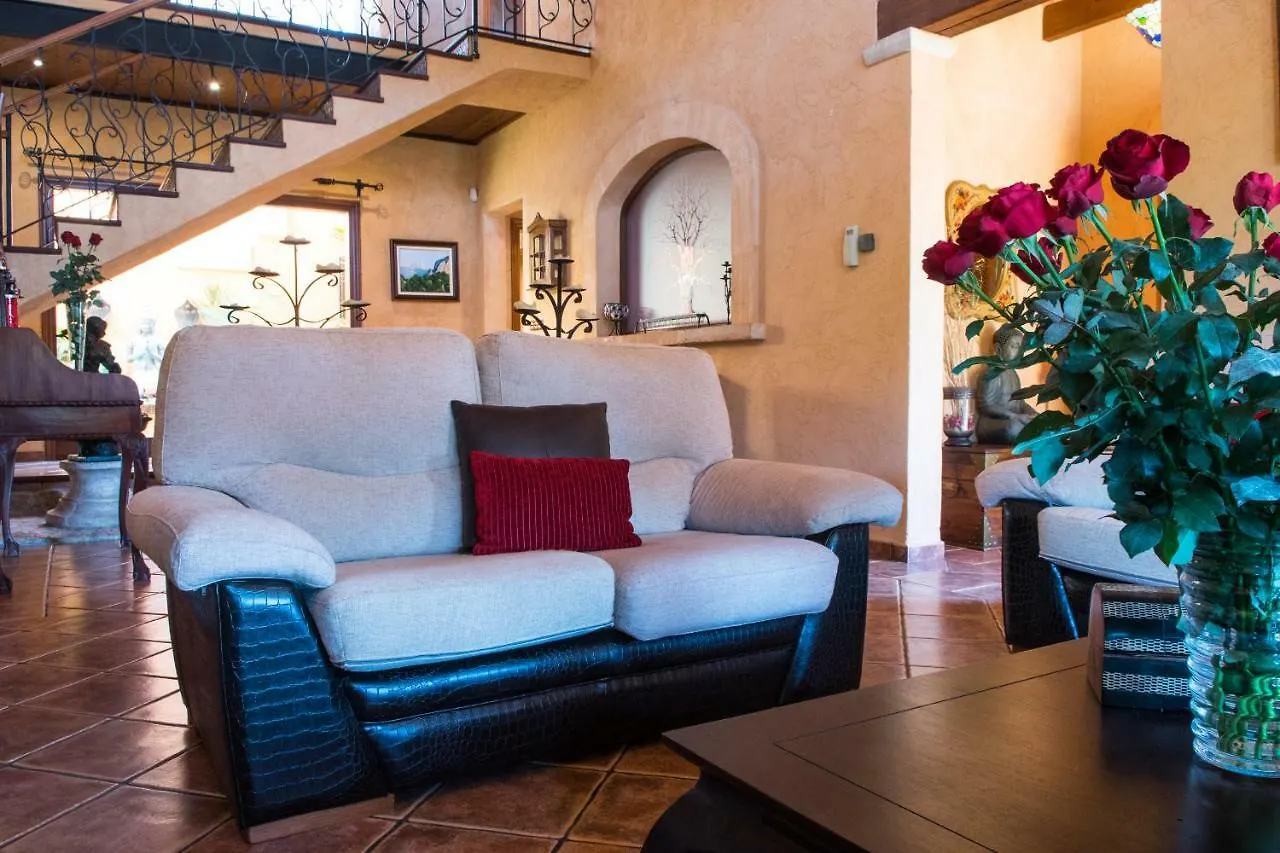 Alzina Villa: Tranquil Bunyola Retreat with Pool near Palma Villa