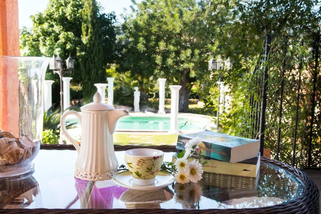Alzina Villa: Tranquil Bunyola Retreat with Pool near Palma