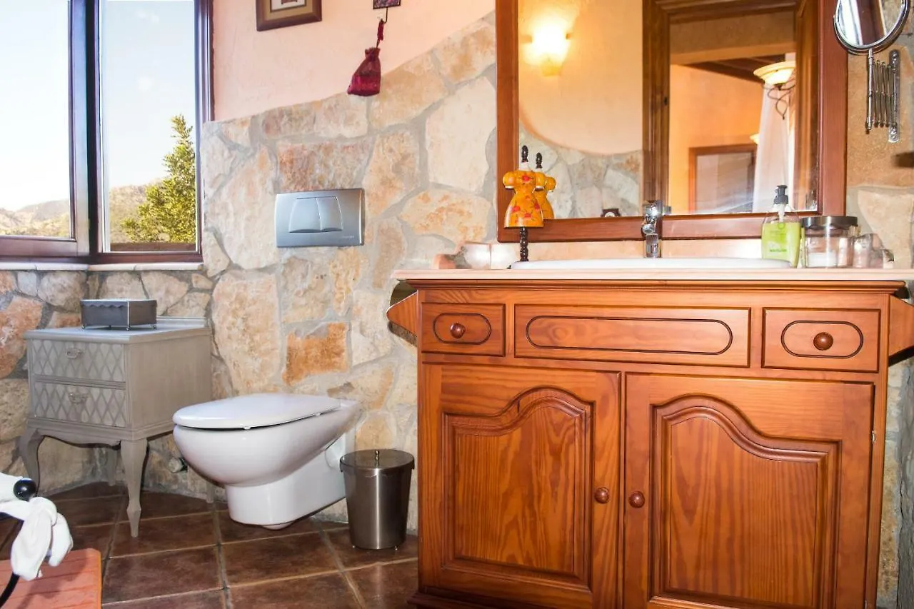 Alzina Villa: Tranquil Bunyola Retreat with Pool near Palma Spain