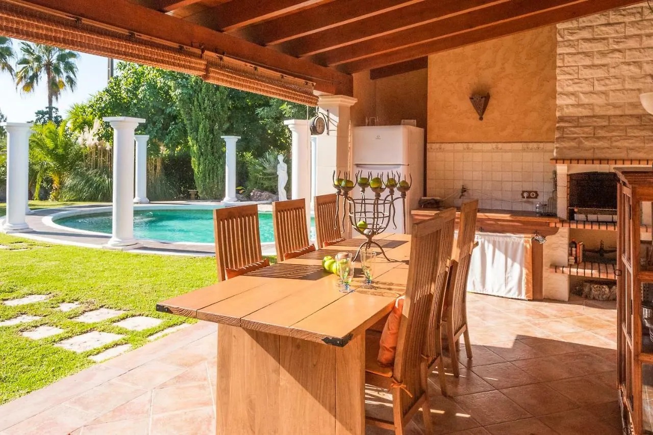 Villa Alzina Villa: Tranquil Bunyola Retreat with Pool near Palma Spain