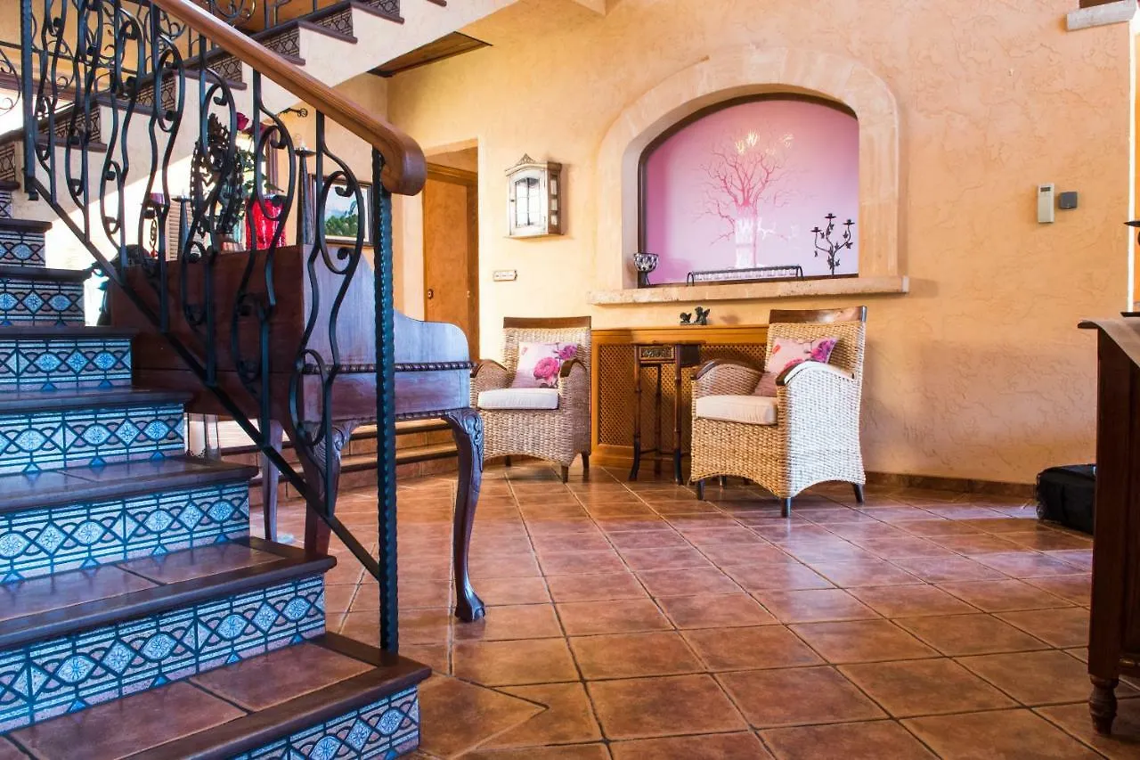 Alzina Villa: Tranquil Bunyola Retreat with Pool near Palma