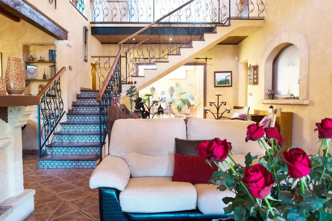 Alzina Villa: Tranquil Bunyola Retreat with Pool near Palma
