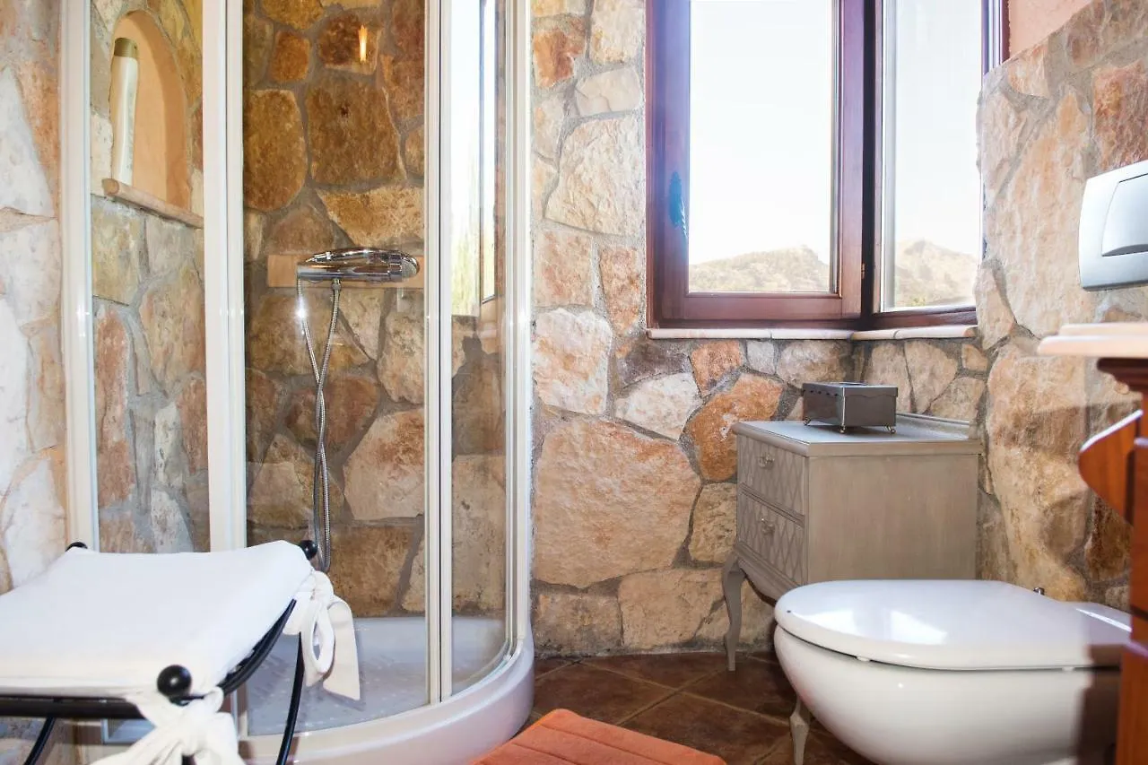 Villa Alzina Villa: Tranquil Bunyola Retreat with Pool near Palma