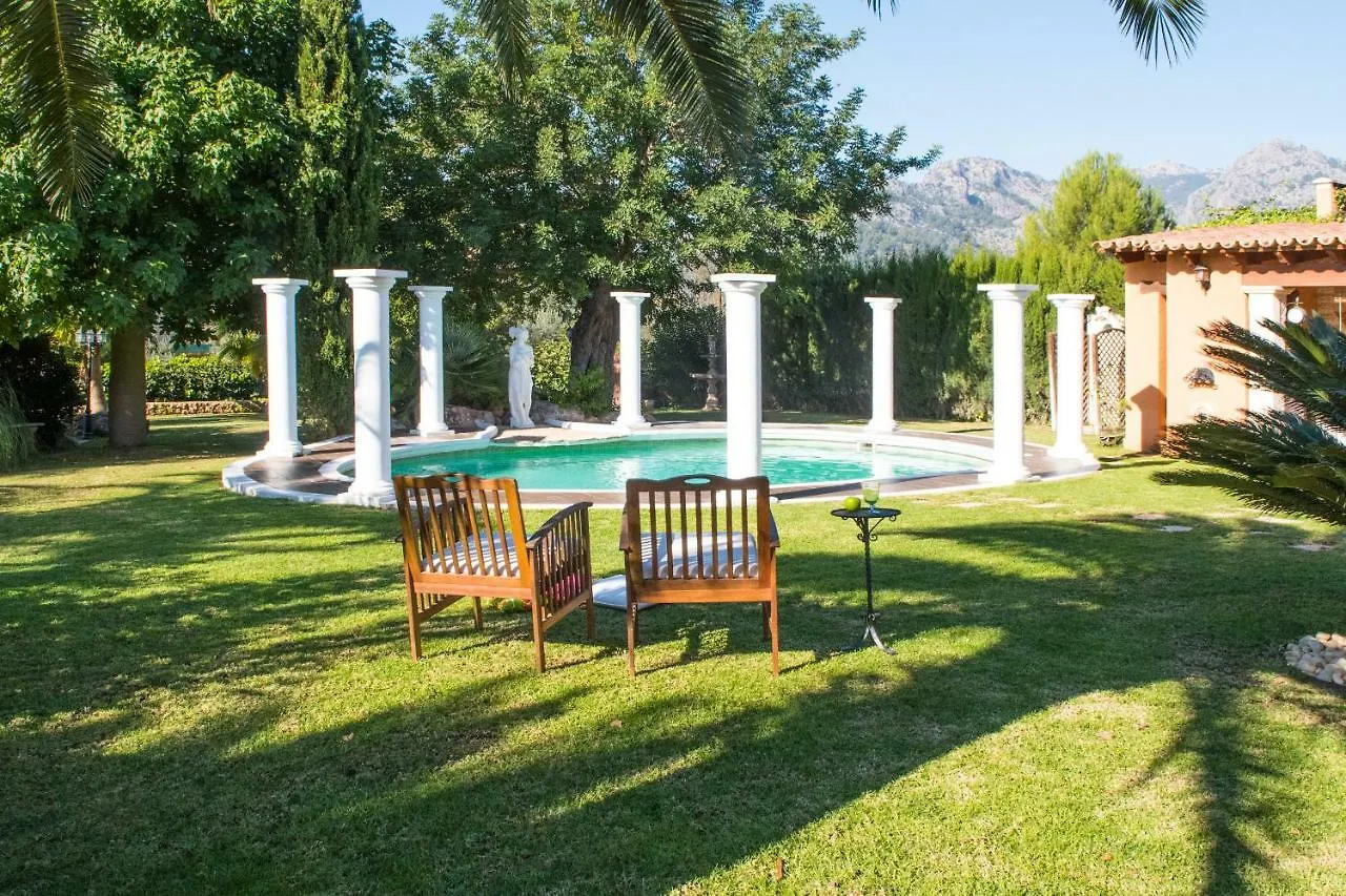 Alzina Villa: Tranquil Bunyola Retreat with Pool near Palma Spain