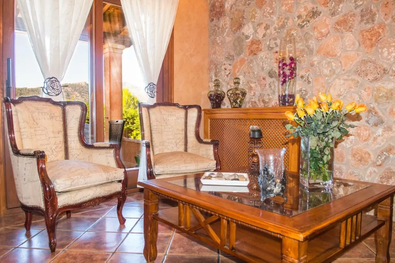 Alzina Villa: Tranquil Bunyola Retreat with Pool near Palma